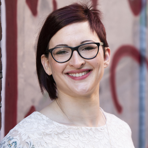 Author - Laura Kelly-1